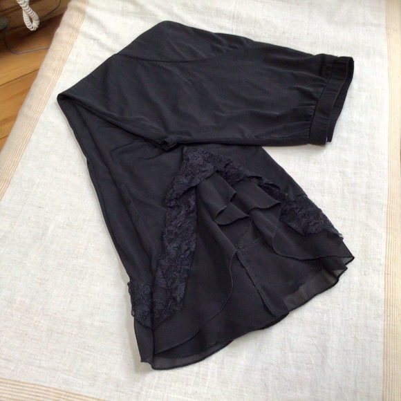 Va Va Voom! Back Adorned Paants - Picture 1 of 12